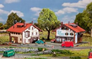 Faller 232245 – Apotheek en Bakkerij