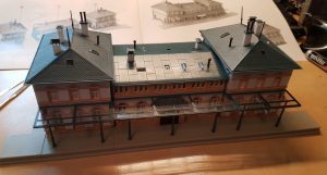 FALLER Station Karlsberg model kit with 363 parts 295 x 129 x 80 mm I model railway accessories N building I model railway N Stadtstation, grey and cream FALLER Station Karlsberg model kit with 363 parts 295 x 129 x 80 mm I model railway accessories N building I model railway N Stadtstation, grey and cream